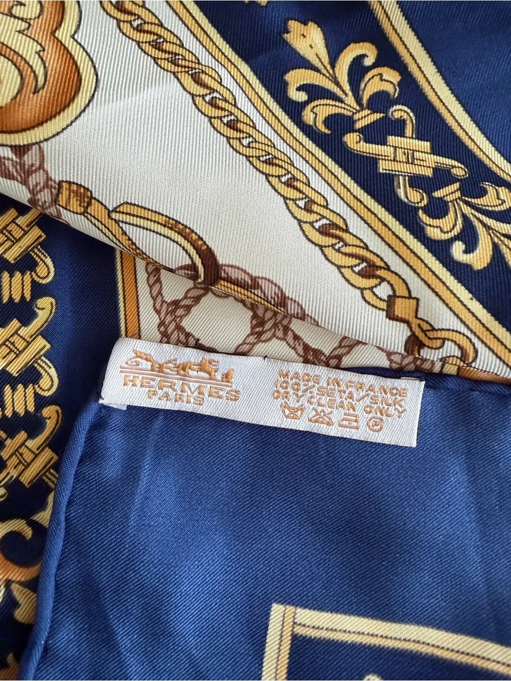 🐎 Vintage Hermès "Bride de Cour" Silk Carré 90 Scarf - Picture 2 of 2